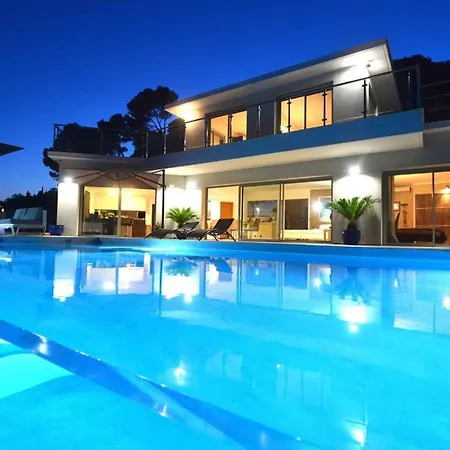 Perfect - Infinity Swimming Pool - Panoramic View *